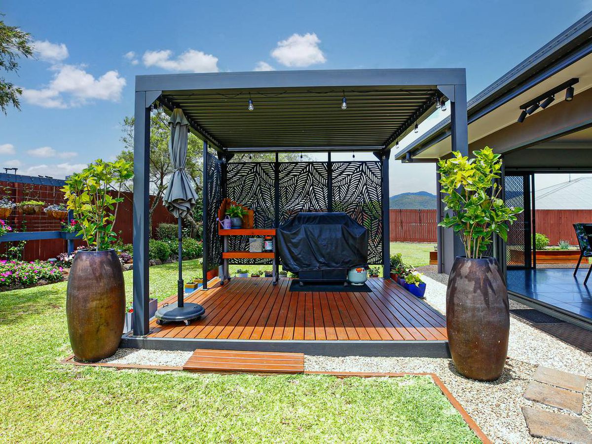 13 Lavender Crescent, Atherton