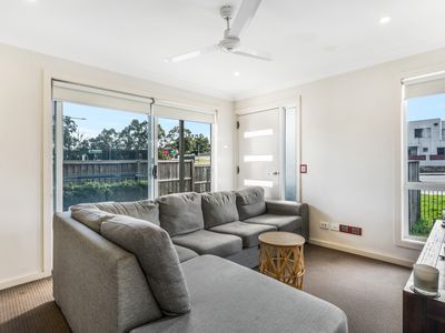 21 / 73 Sovereigh Cct, Glenfield