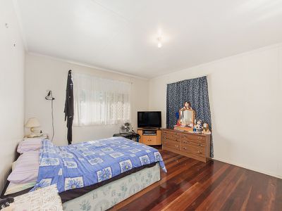 14 Mornington Crescent, One Mile