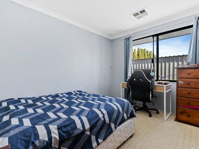 17 Whyalla Circle, Port Kennedy