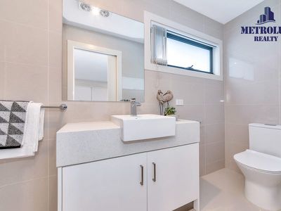 1 / 2 Agnes Court, Glen Waverley