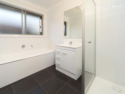2 VICTORIA CROSS PARADE, Wodonga