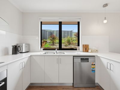 19 Lagoon View Court, Midway Point