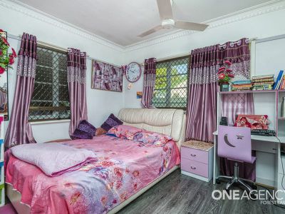 77 Deodar St, Inala