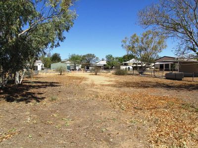 124 Wren street, Longreach