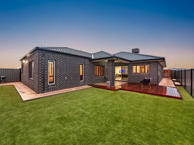 32 Clifton Circuit, Tarneit