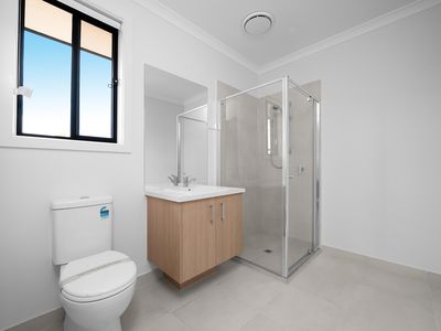 2 Elbridge Road, Manor Lakes