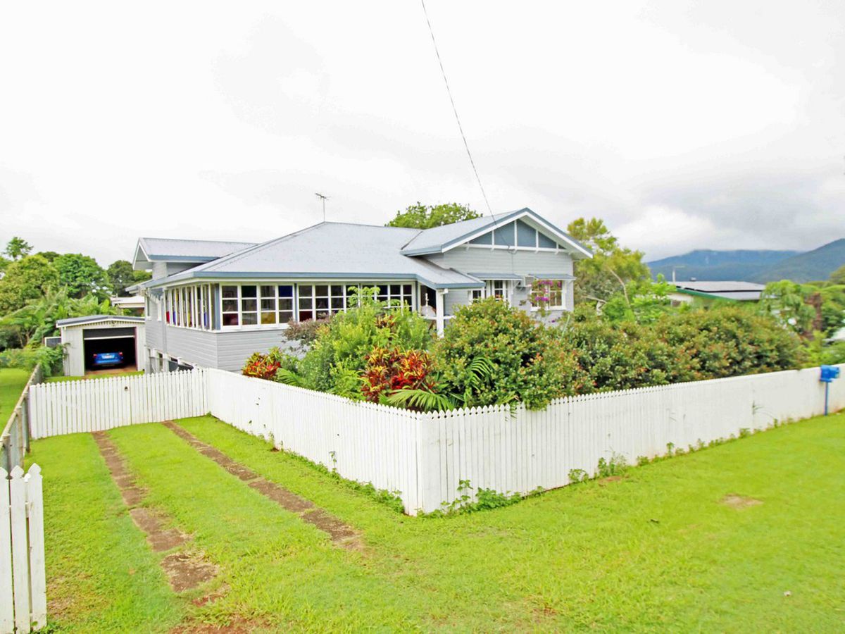 131 ROBERT STREET, Atherton