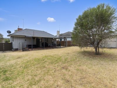 75 CHISHOLM CRESCENT, Seymour