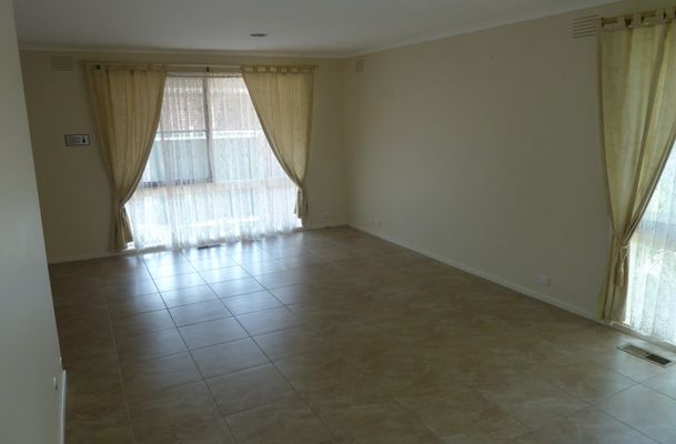 25 Heversham Grove, Greenvale
