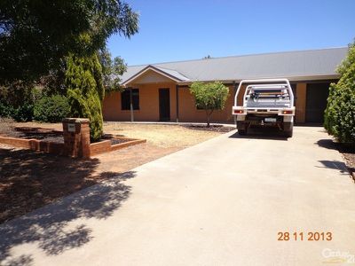 4 Eden Park Way, Dubbo