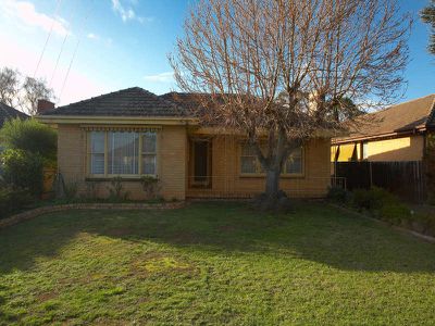 15 Queens Court, Werribee