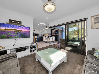 22 Mizen Place, Holland Park West