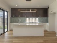 24 Tamarind Crescent, Park Ridge