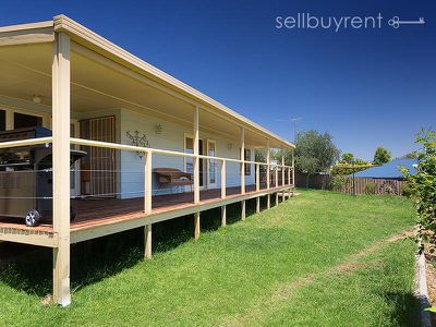 6 VISTA COURT, Bellbridge