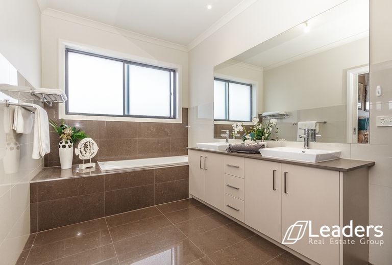 29 Kinnoull Grove, Glen Waverley