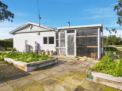 17 Erle Street, Carlton River