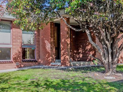18 Desmond Street, Strathdale