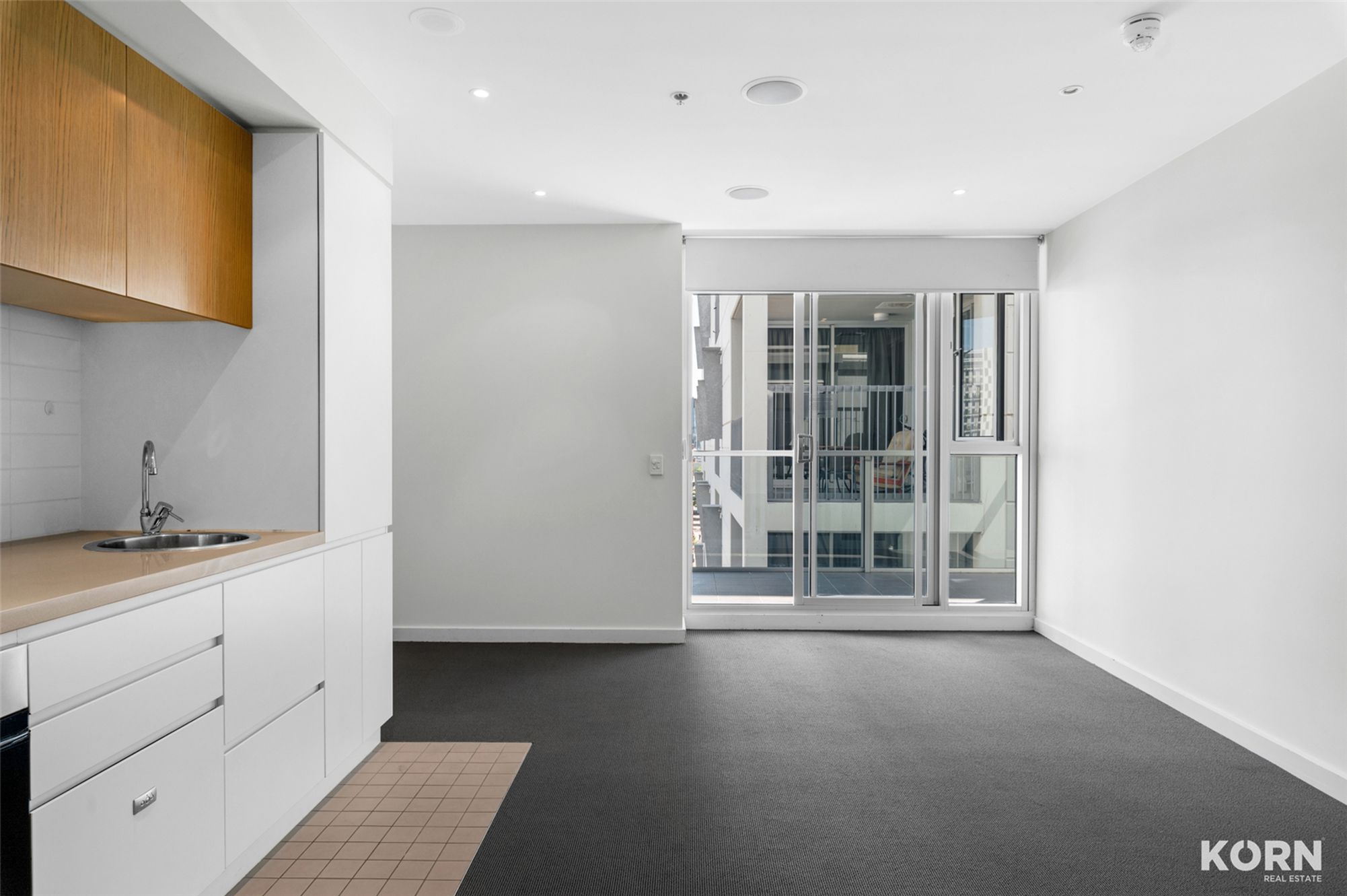 608 / 10 Balfours Way, Adelaide
