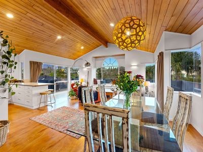 2/962 Beach Road, Torbay