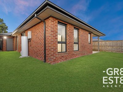 17 Chesney Rise, Officer