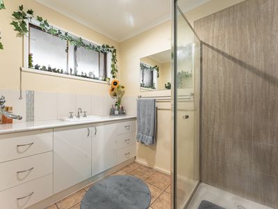 9-11 Clare Avenue, Lockington