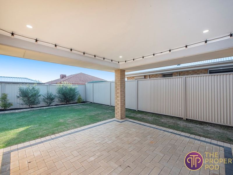 39 Sellafield Bend, Waikiki