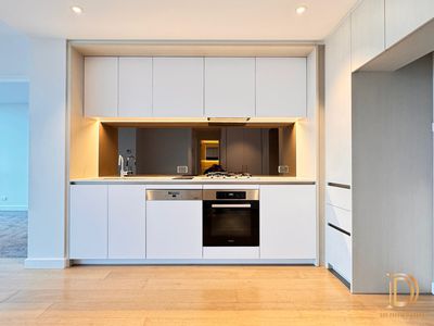 1702 / 915 Collins Street, Docklands