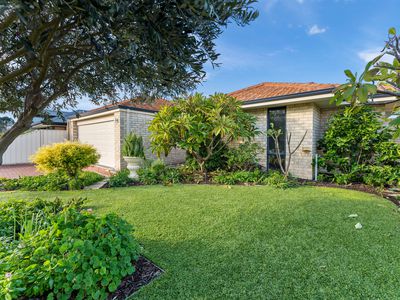 8 Marra Way, South Lake