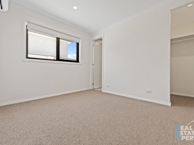 2 / 5 Sylvanwood Crescent, Narre Warren