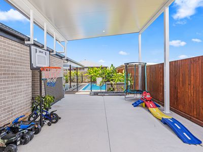 22 Coolamon Court , Urraween