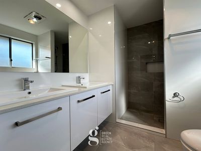 28 Hawkesbury Road, Westmead