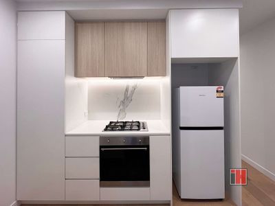 911 / 11 Prospect St, Box Hill