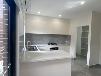 1 / 18 Whitelaw Street, Reservoir