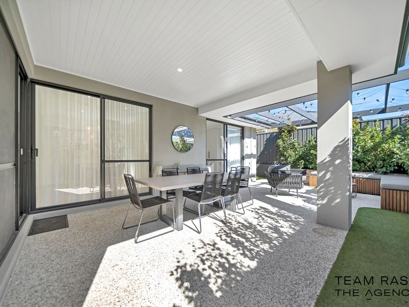 20 Navarra Way, Caversham