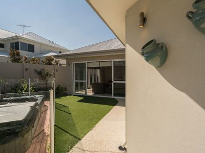 50 Maldives Drive, Hillarys