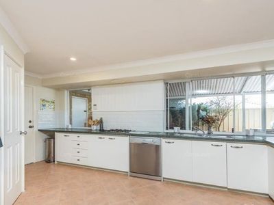 12 Cranston Loop, Kinross