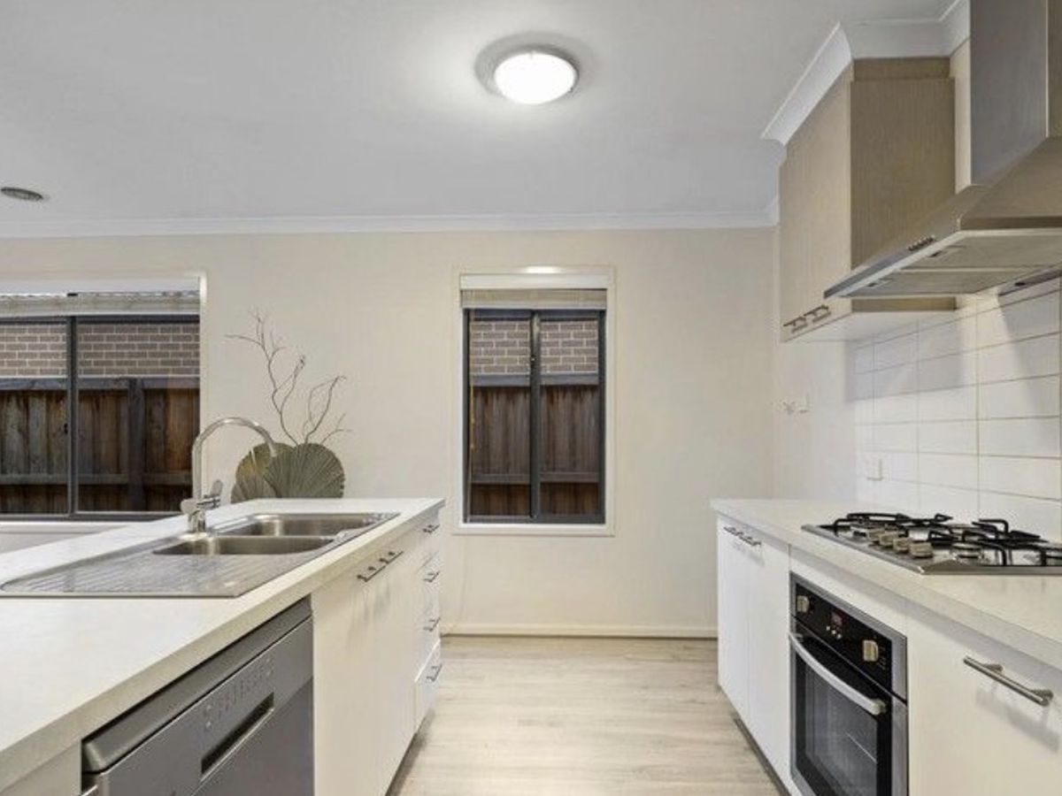 17 Tramway Street, Point Cook