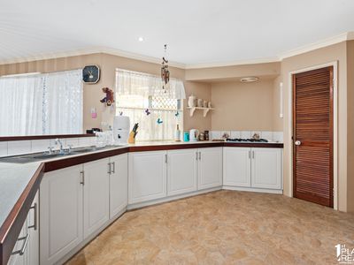 25 Templetonia Promenade, Halls Head