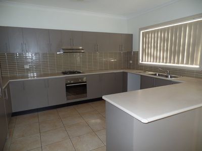 85A Falcon Circuit, Green Valley