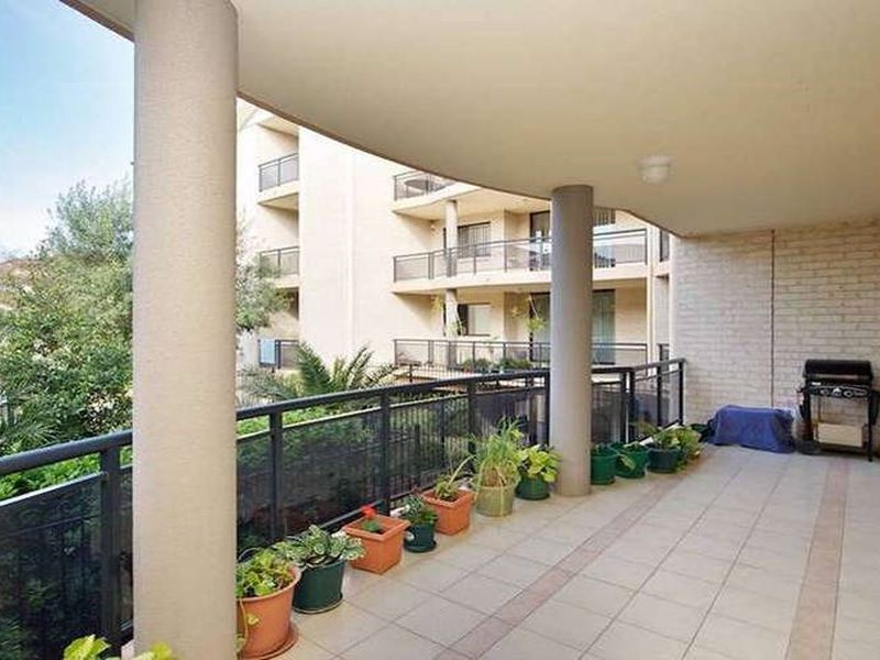 8/37-43 Good Street, Westmead