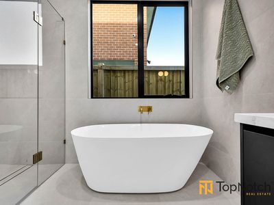 17 Spire Crescent, Beveridge