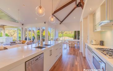 2 Thomson Road, Beaconsfield Upper