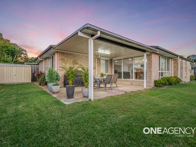 8 Cobbin Cct, Redbank Plains