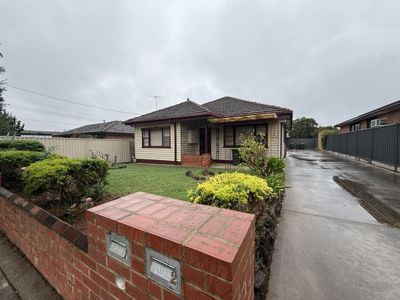 1 / 4 Margaret Street , Werribee