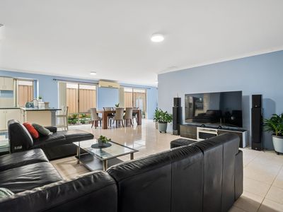 56 Cheltenham Loop, Bertram