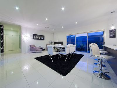 77 Brook Street, Wakerley