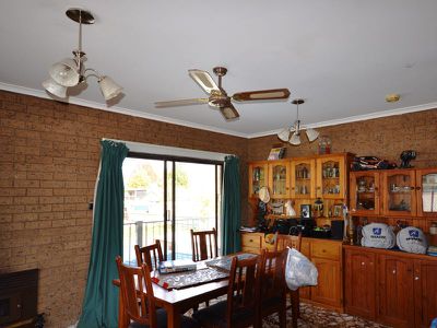 32 Freeburgh Avenue , Mount Beauty