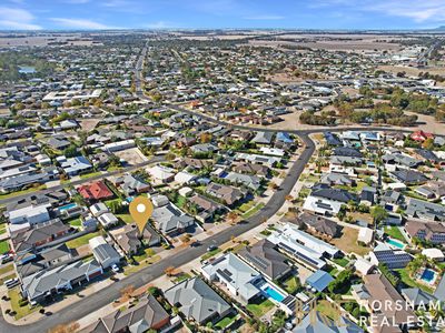 16 Burnett Street, Horsham