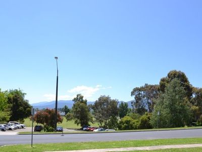 24 Lakeside Avenue, Mount Beauty